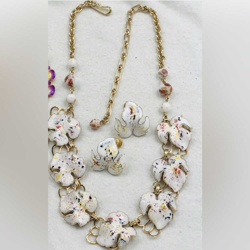 Gold White Enamel Leaf Speckled Necklace & Clip On Earrings Set MidCentury MOD